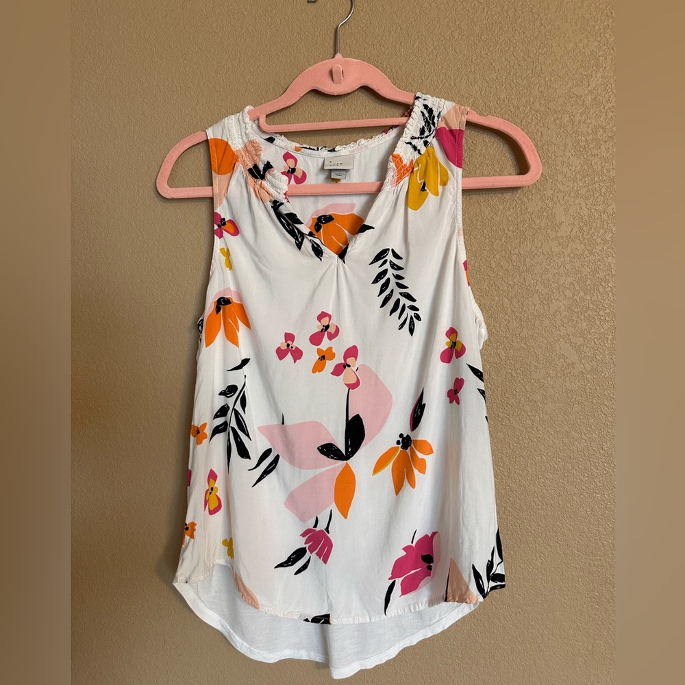 Women's Floral V-neck tank top